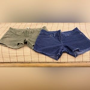 GAP - 2 pair bundle small cord shorts.